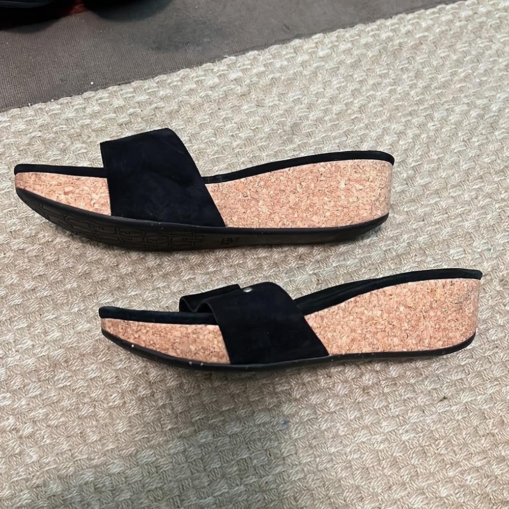 Ugg Platform Slides Size 7.5 - image 2